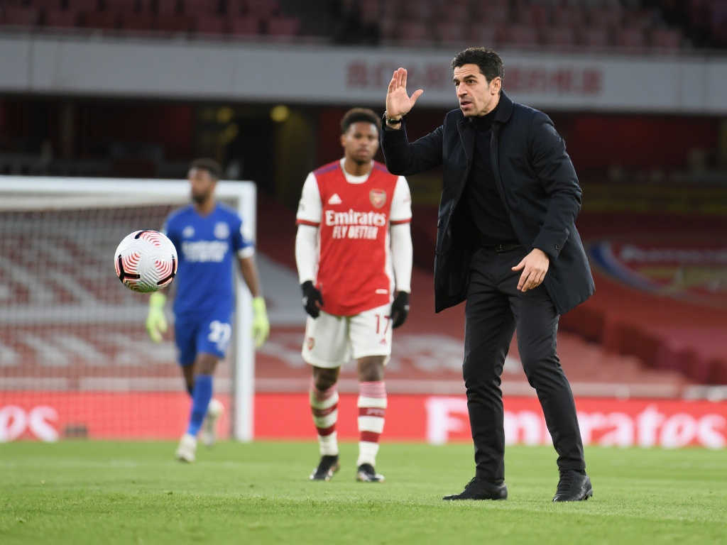 也透露出球 也透露出球